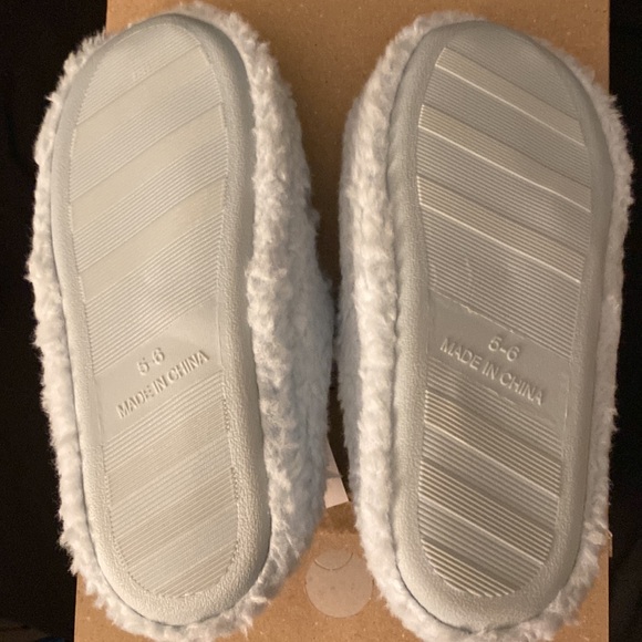 Hello kitty Christmas Slipper - Picture 3 of 6